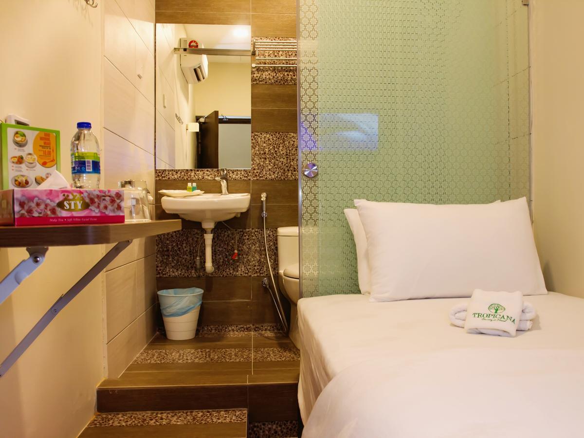 Tropicana Boutique Hotel Muar Exterior photo